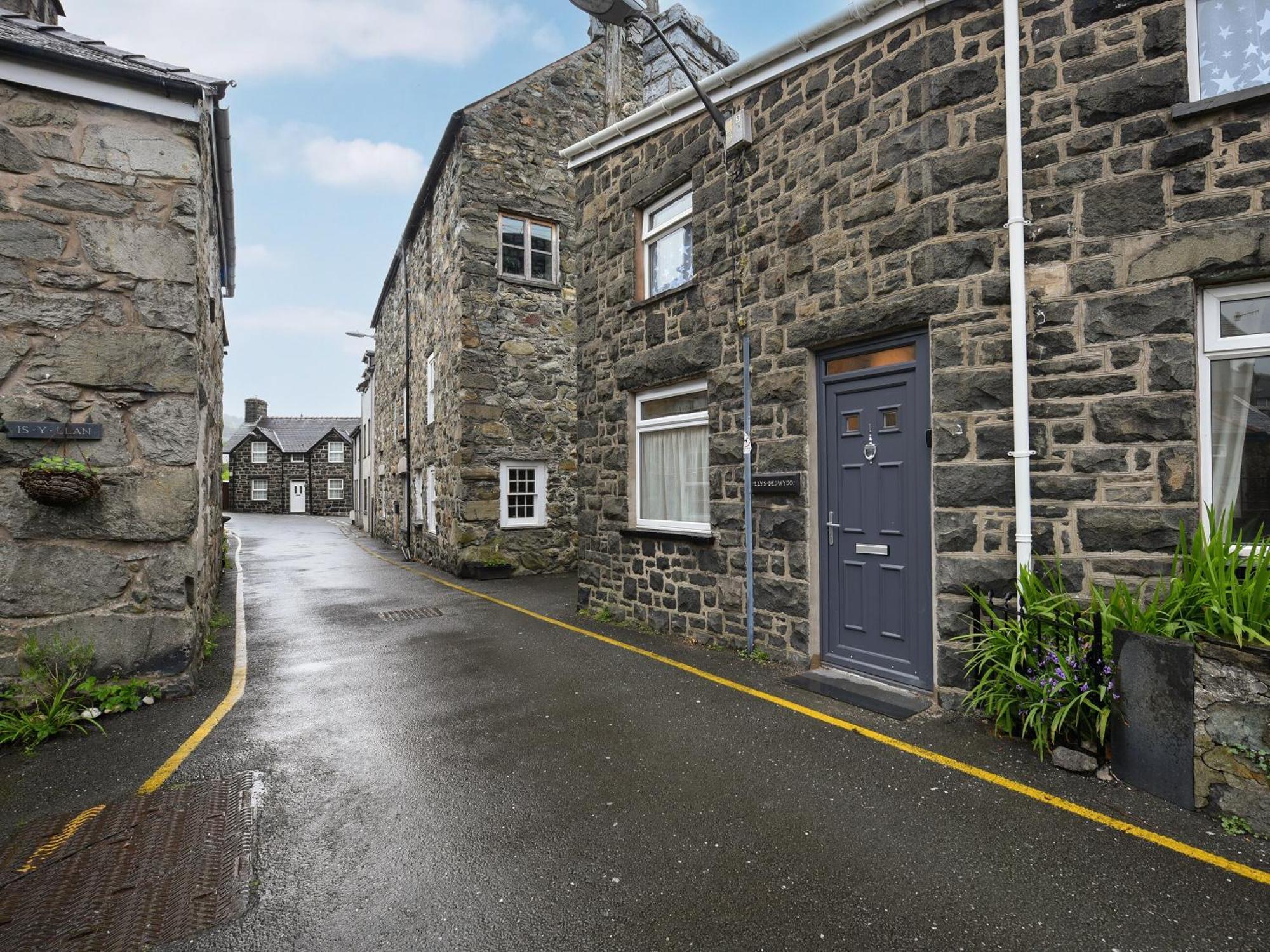 Llys Dedwydd Villa Dolgellau Exterior photo