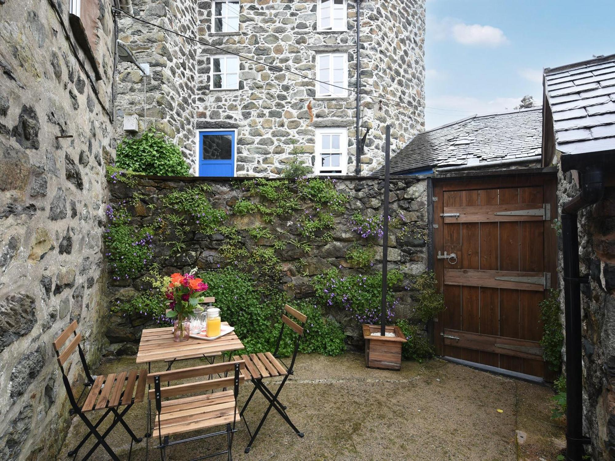 Llys Dedwydd Villa Dolgellau Exterior photo